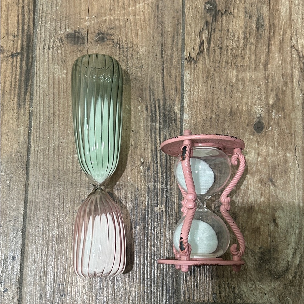Pink and Green Hourglass Set - Picture 2 of 5